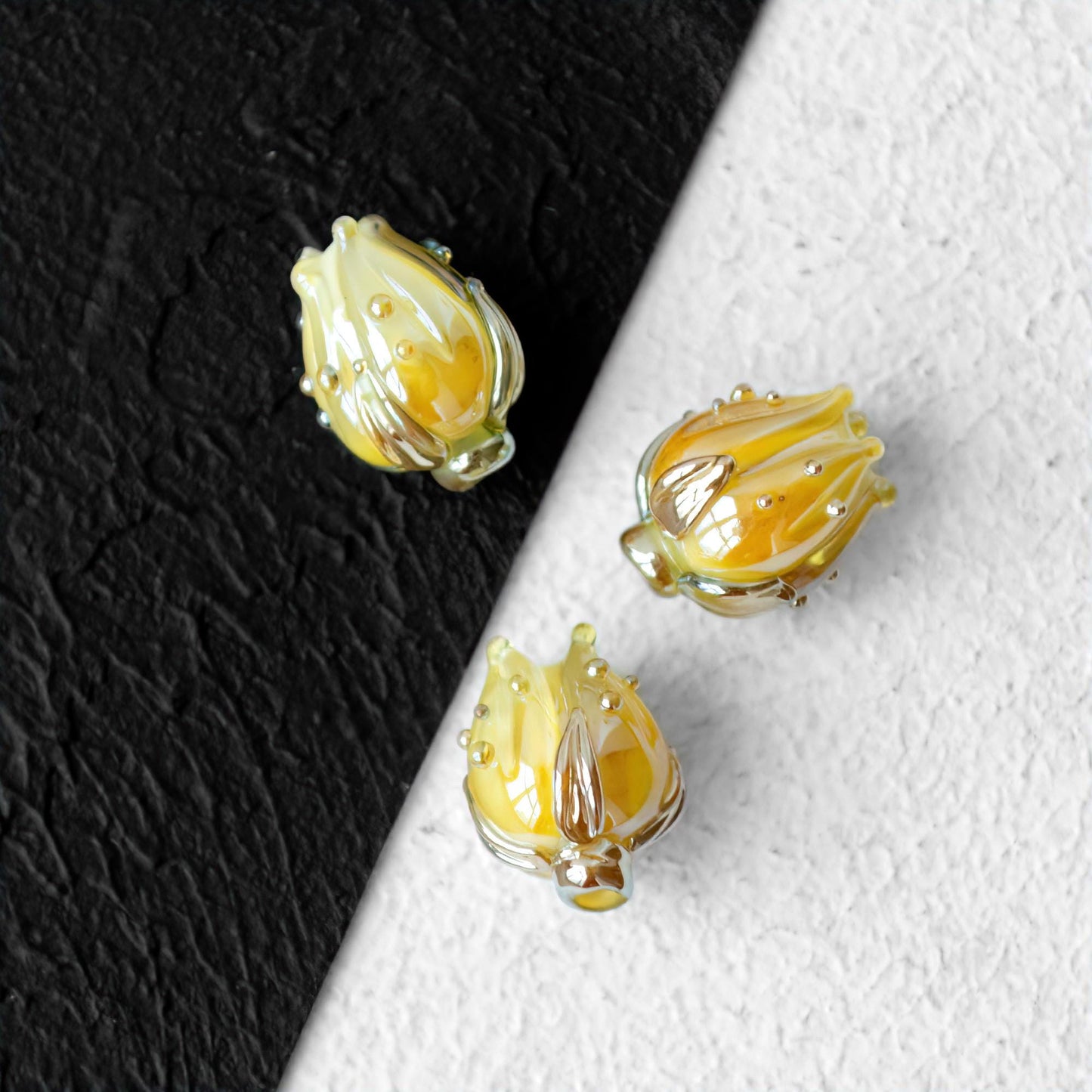 1pc Yellow and Gold Accents Lampwork Glass Floral Tulip Buds