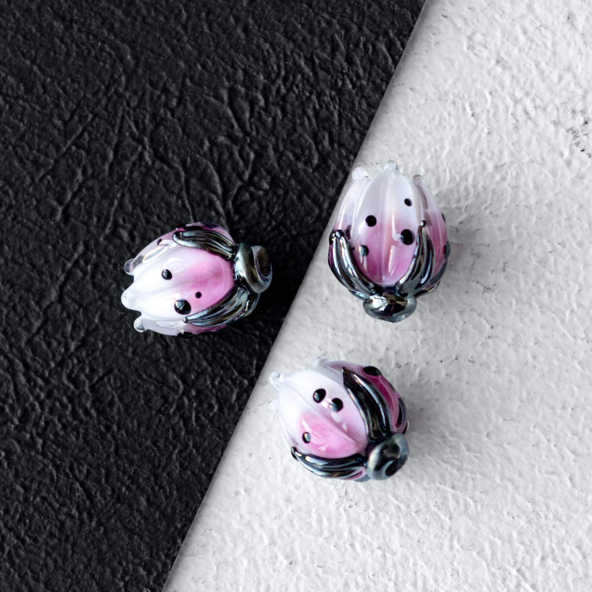 Pink Flower Bud Lampwork Glass Beads 1pc