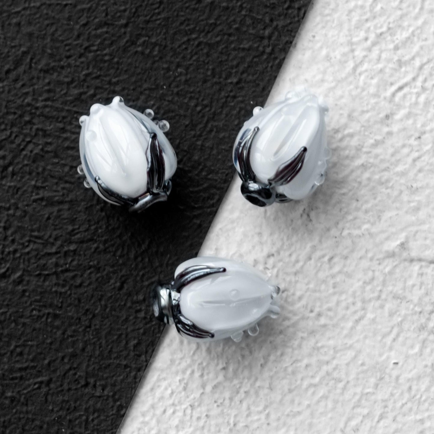 1pc White Lampwork Glass  Floral Bud Bead